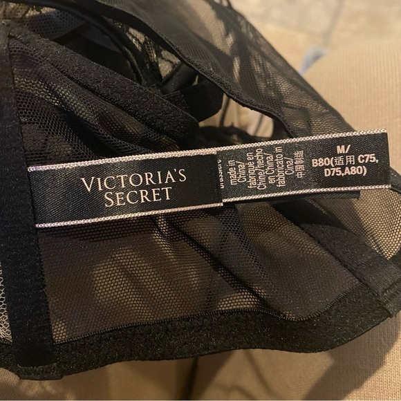 VICTORIA’S SECRET Black Triangle Satin Mesh Front Close Bralette Size Medium - Picture 5 of 8